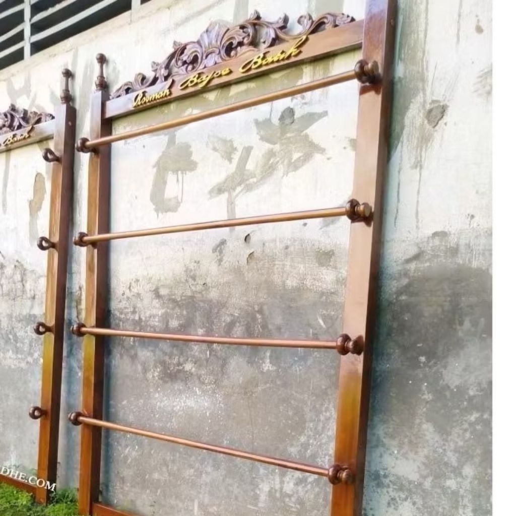 gawangan kain nempel dinding ukir kayu jati 4 tongkat