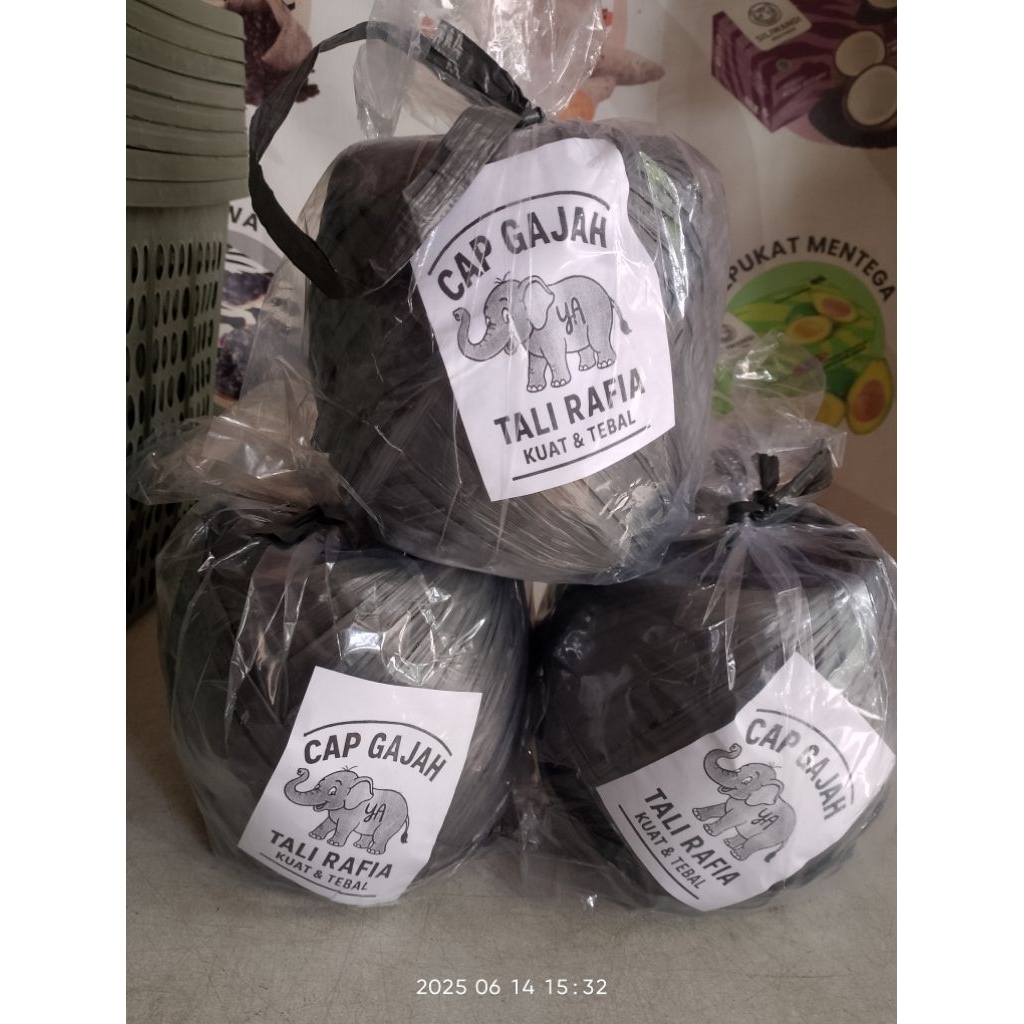 

tapi rafia hitam 500gram