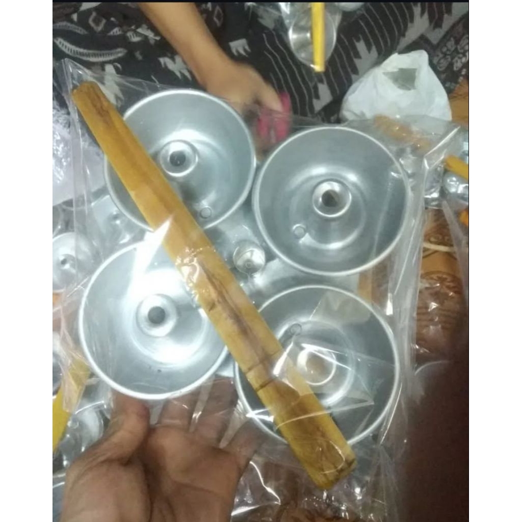 cetakan donat cair anti lengket / cetakan donat 4 lubang Alumunium