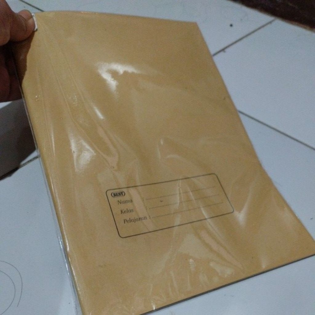 

sampul buku kertas coklat polos ukuran buku kwarto (1pack isi 20pcs)