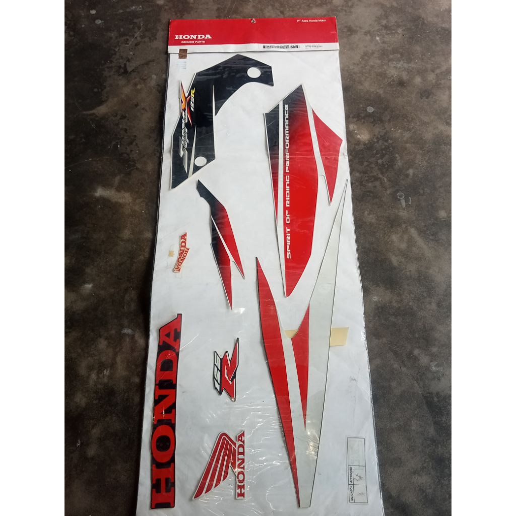 striping Supra x 125 tahun 2005 100% original AHM