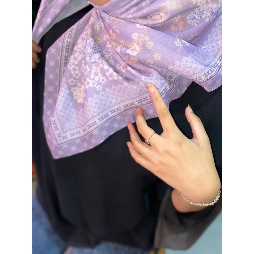 hijab segitiga motif pastel motif floral UK 115(mp collection)