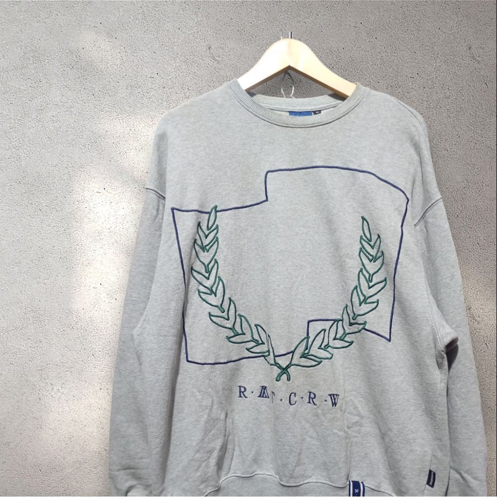 Crewneck Romantic Crown