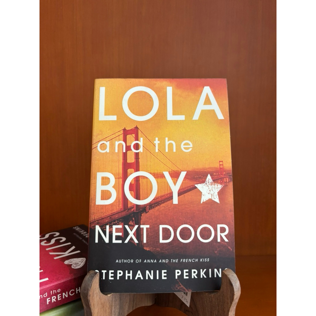 Lola and the Boy Next Door by Stephanie Perkins