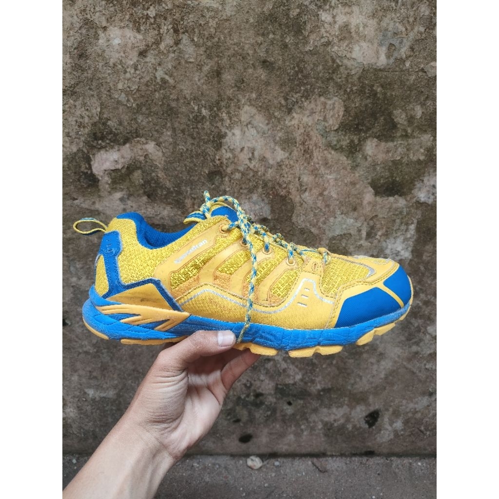 Sepatu second outdoor, Kantukaann size 42