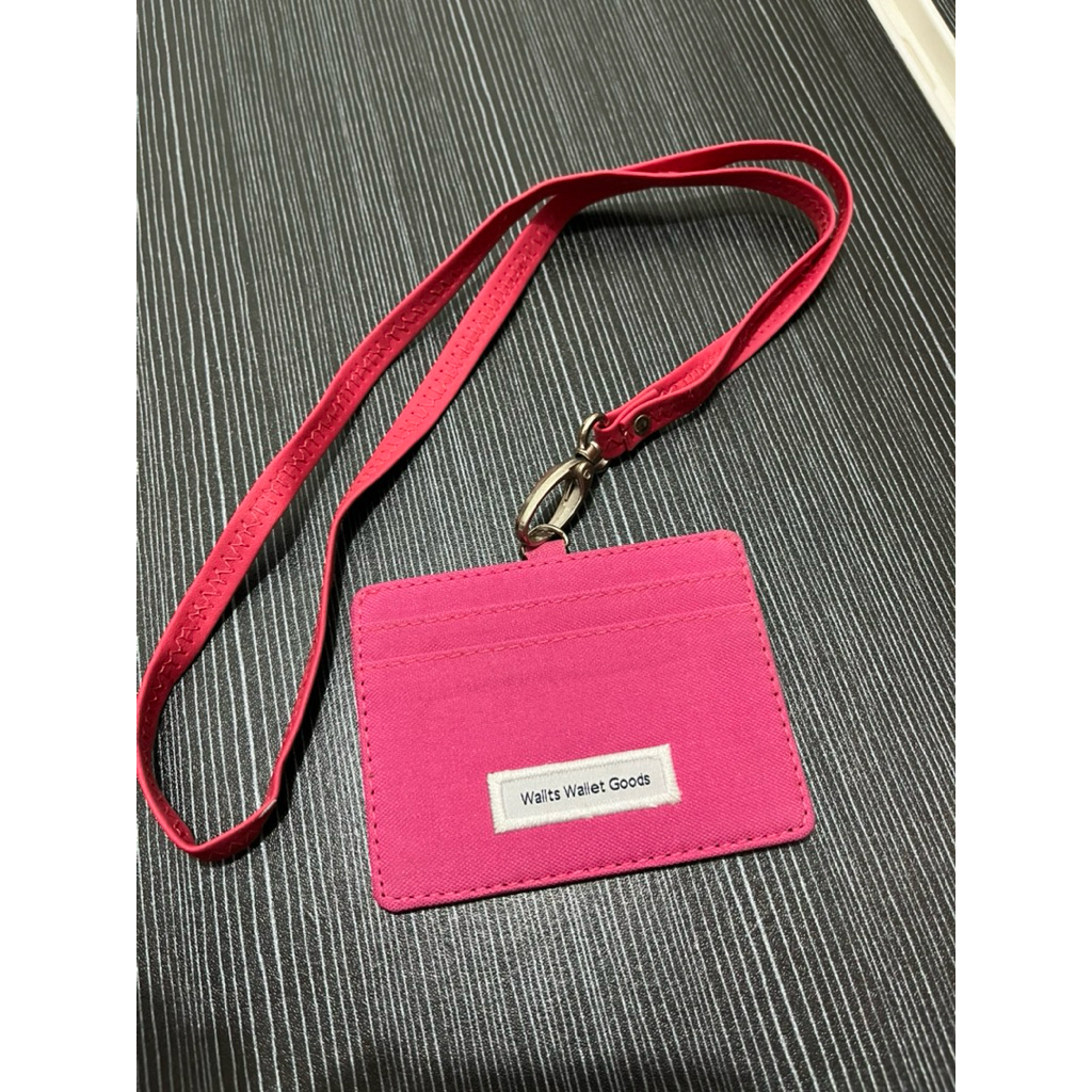 

Lanyard Nametag Wallts