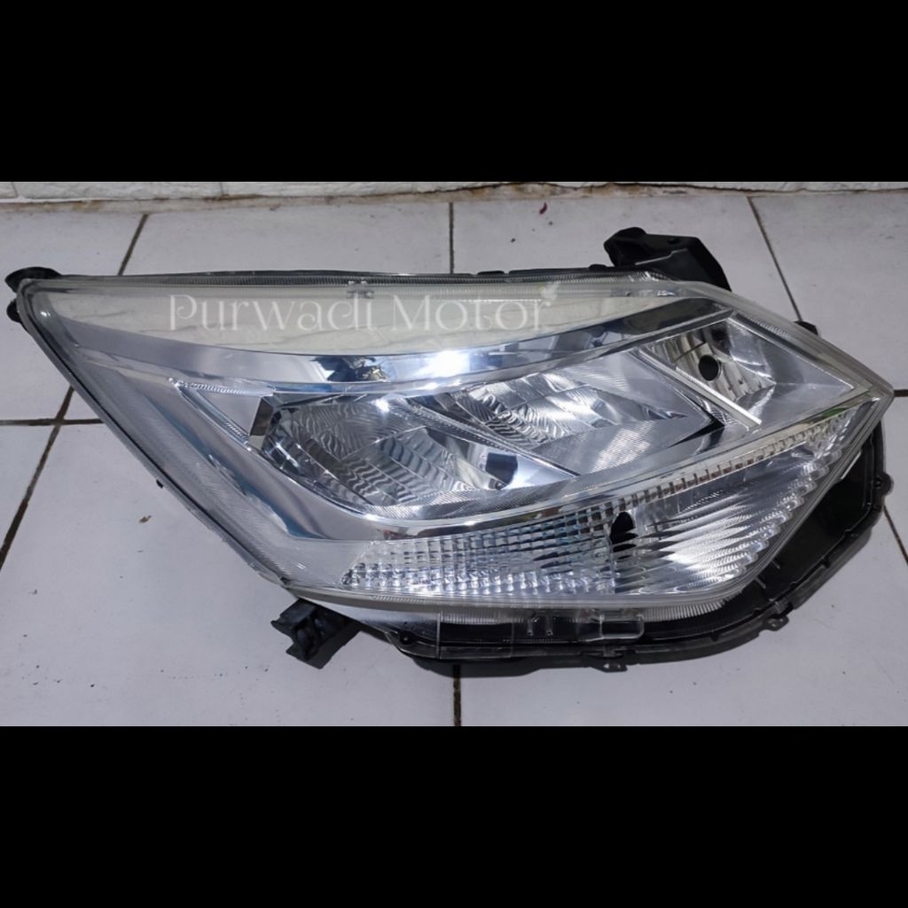 Headlamp lampu depan sigra cayla facelift 2019 Original