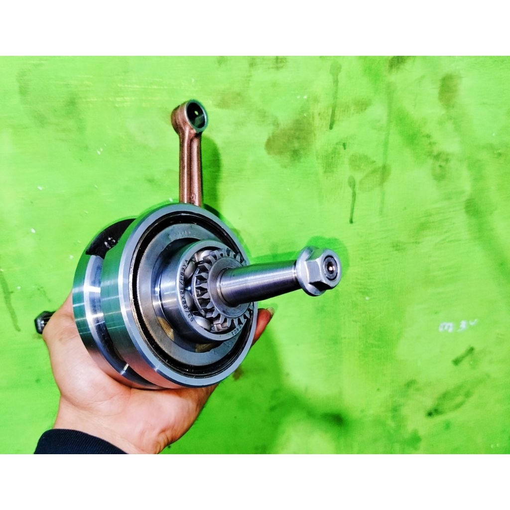 Kruk as Mio stroke up