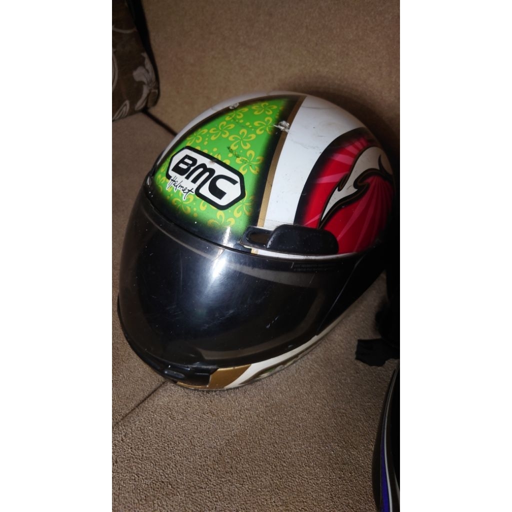 tiga helm bahan helm fullface dan helm cibuk