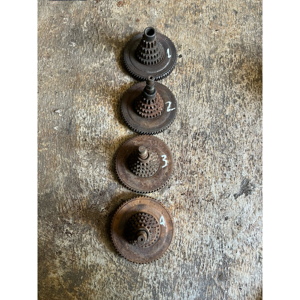 Gigi candi / Gigi borobudur vespa super