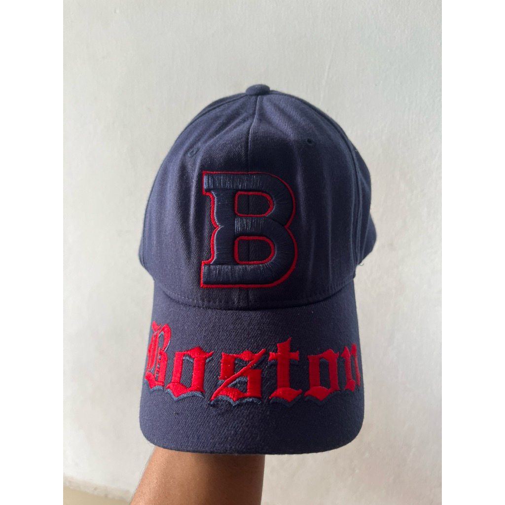 boston topi second