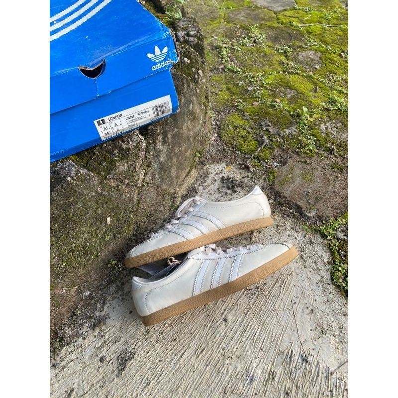 Adidas Sepatu Putih Pria