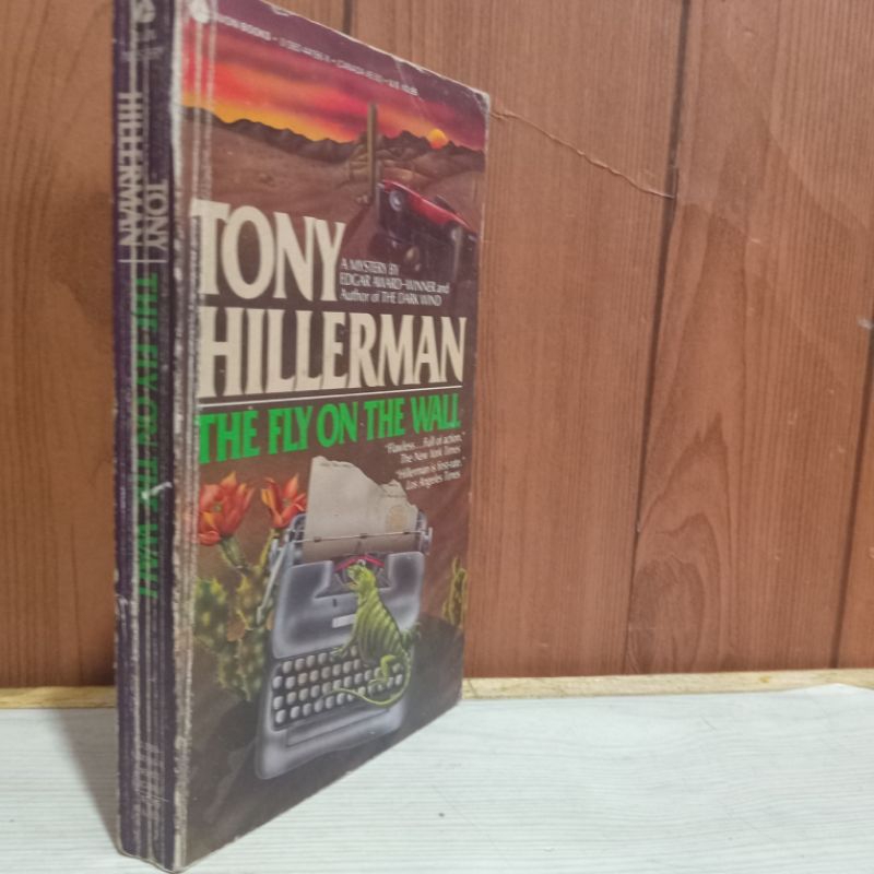 Tony Hillerman: The Fly on the Wall