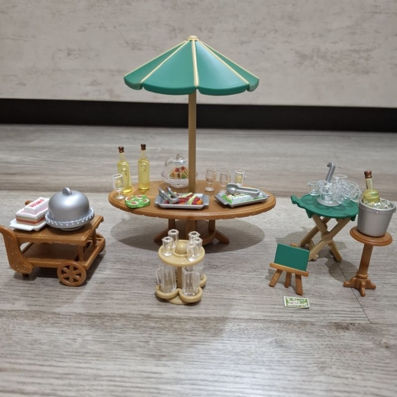 Sylvanian Garden Party Set Flair
