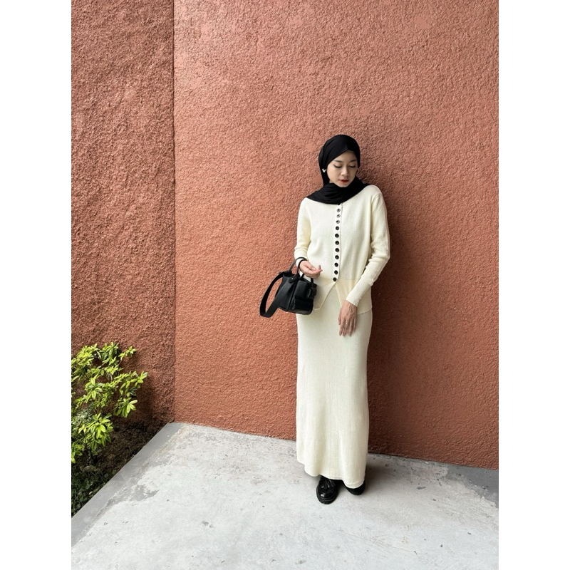 Shevana set / oneset rok / oneset knitt