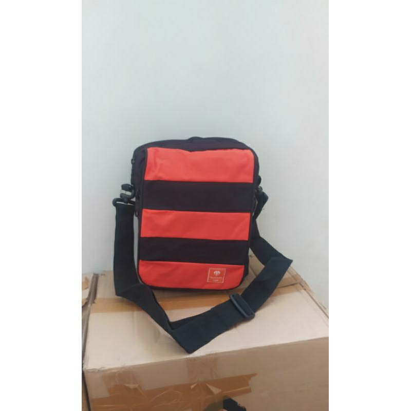 Tas selempang Tracker ORI