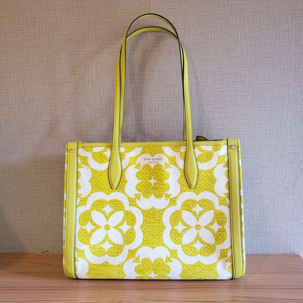 TAS BRANDED  Flower Market Chenille Tote Bartlett Pear