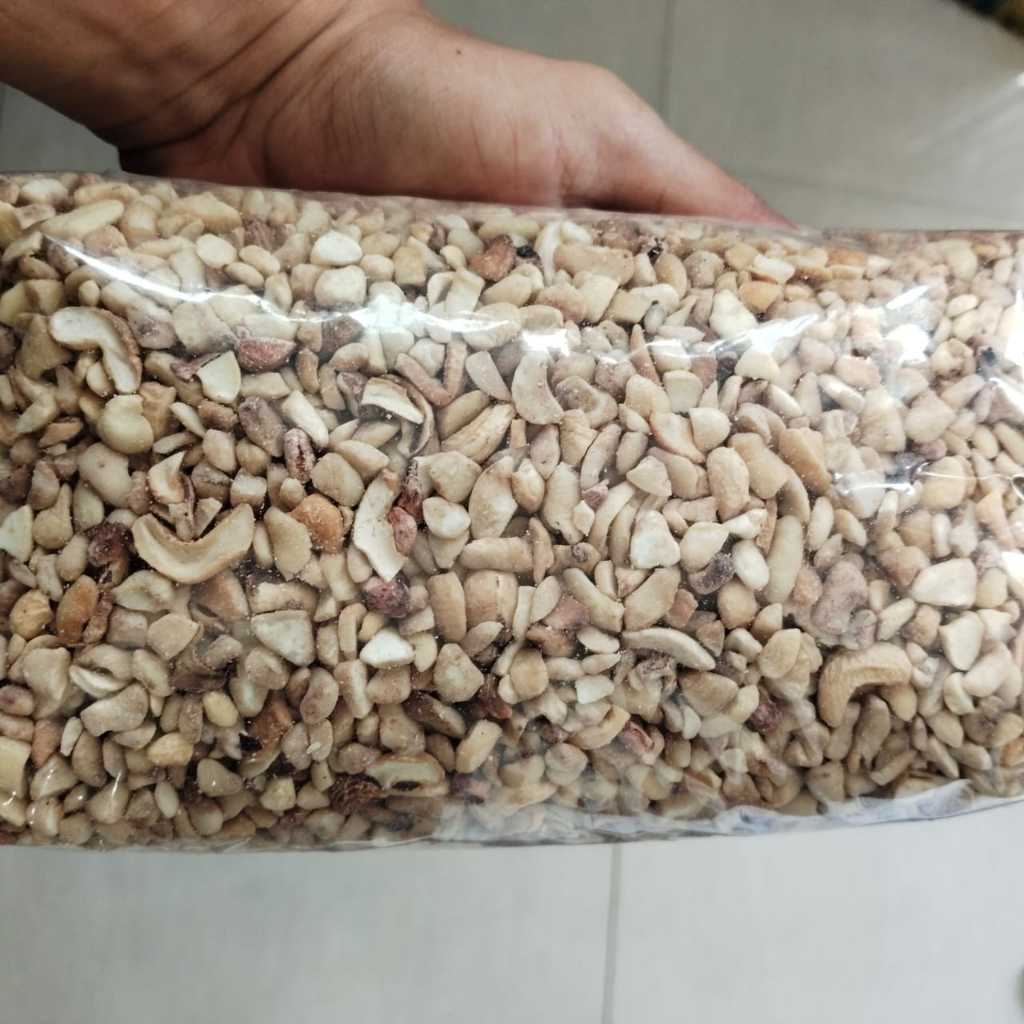 

Kacang Mede Menir Mentah Pecahan Belah Kecil 1kg Murah