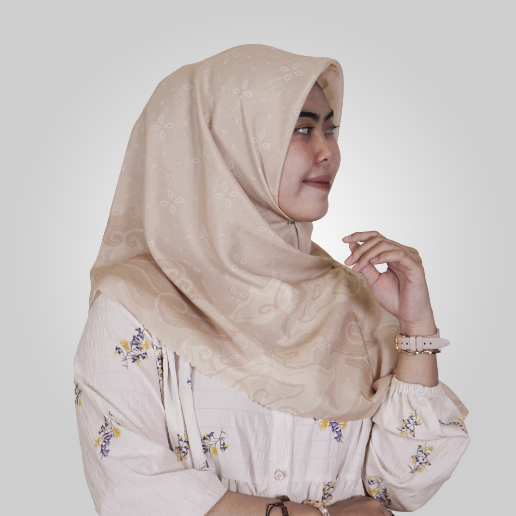 BATIK TRUSMI Hijab Voal Segi 4 Hijab Circle Batik Motif Mega Mendung