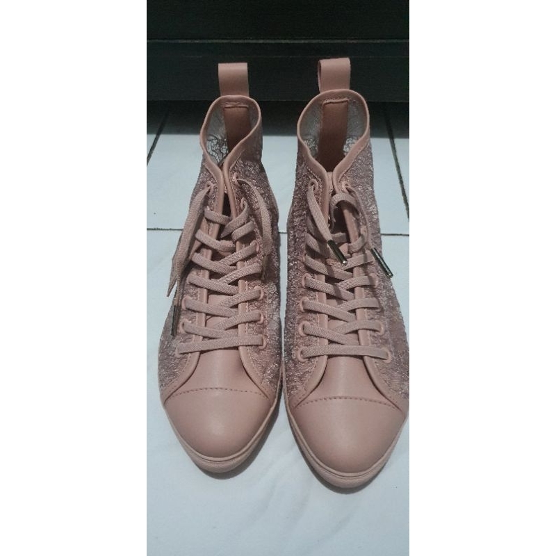 ITTAHERL Passport Yae Hitop Sneakers Blush