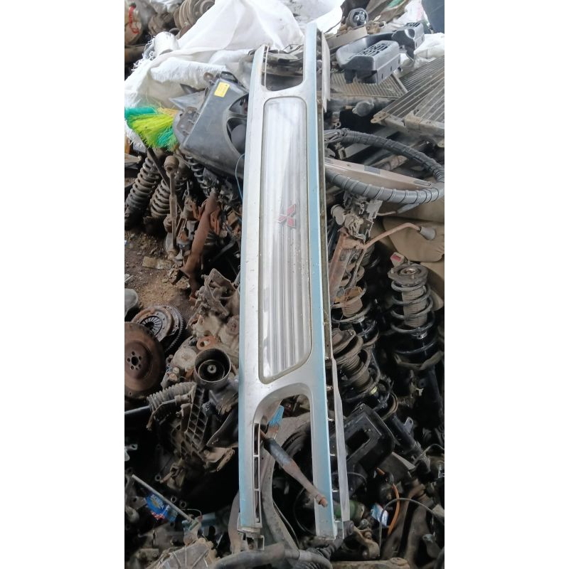 GRIL MITSUBISHI SS T120