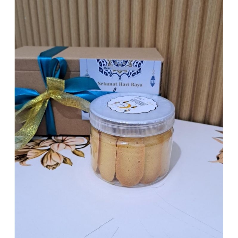 

[EDISI LEBARAN] Hampers Kue Kering Isi 2 Jar : Nastar, Kastengel & lidah Kucing @400 ml