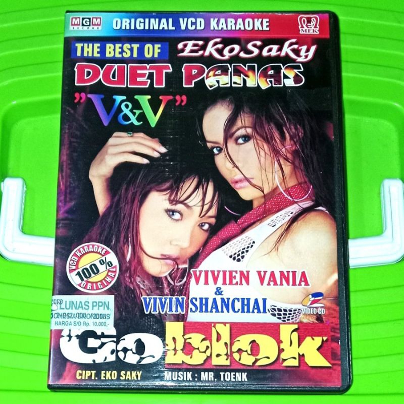 VCD Karaoke THE BEST OF Eko Saky DUET PANAS V&V VIVIEN VANIA VIVIN SHANCHAI V CD ORIGINAL