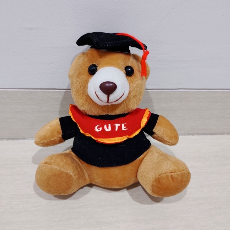 Boneka Wisuda