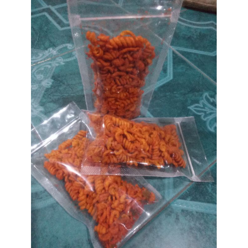 

KiakKiuk Makroni Pedas 50g per pcs