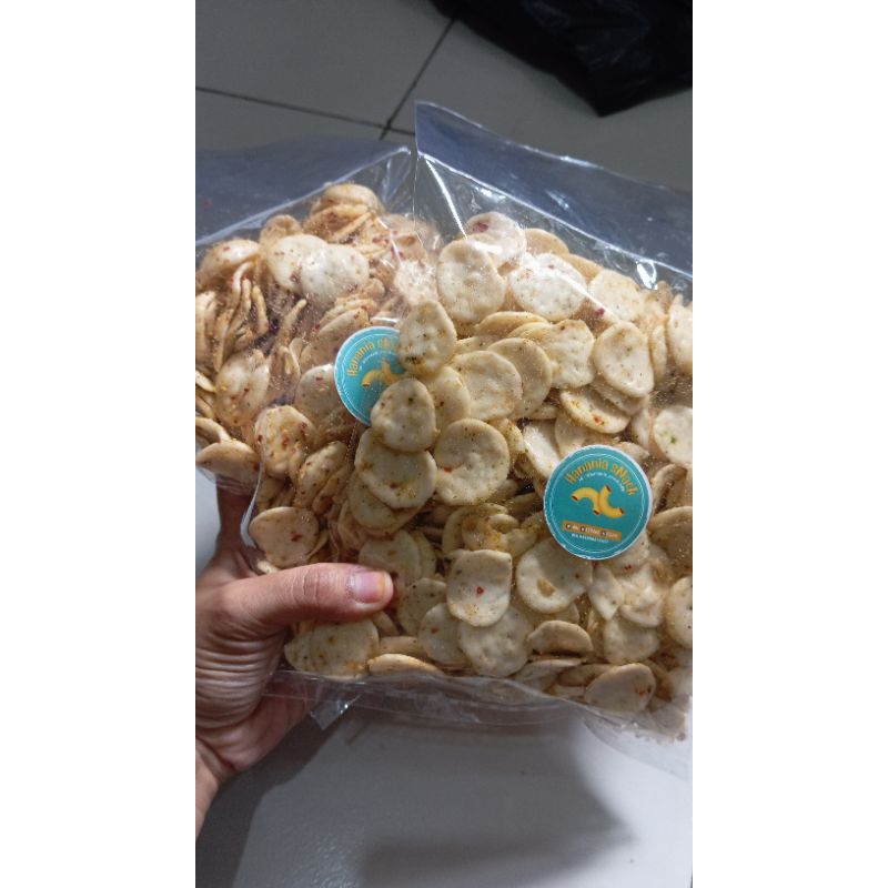 

SEBRING (SEBLAK KERING) Makanan Ringan Camilan Pedas Daun Jeruk 250gr by Hanania Snack