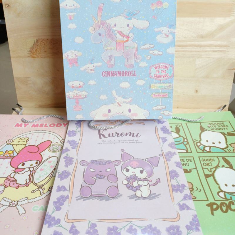 

Paperbag hologram sanrio license 4217G9 cinnamoroll kuromi my melody pochacco