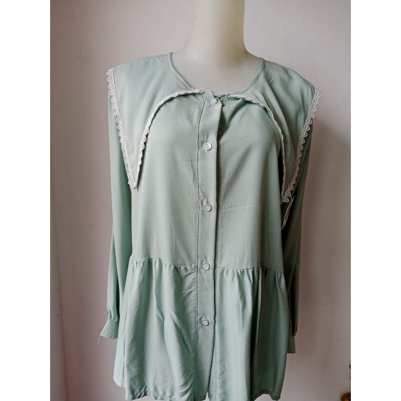Baju atasan wanita kerah renda