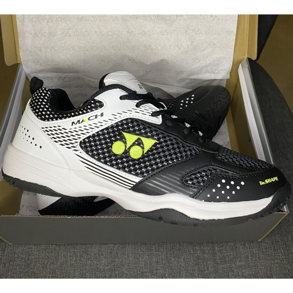 Yonex Mach TruCushion Black Pearlized White 43 Sepatu Badminton Pingpong Tenis Meja Hitam Putih