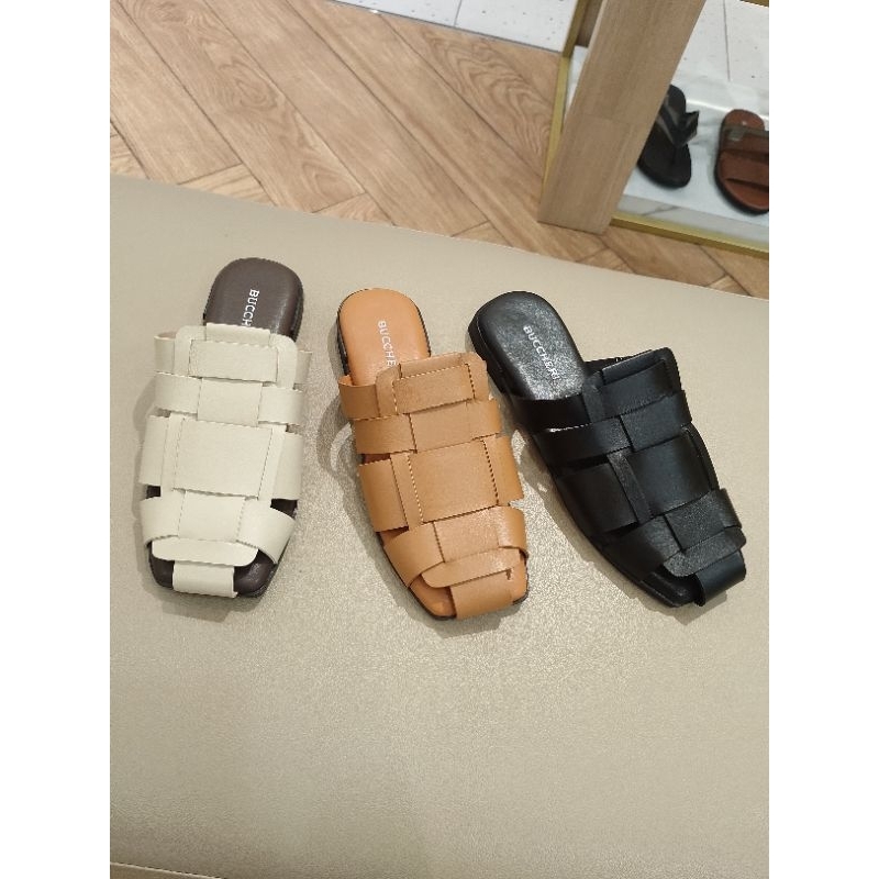 Buccheri.sandal kulit wanita Anyam