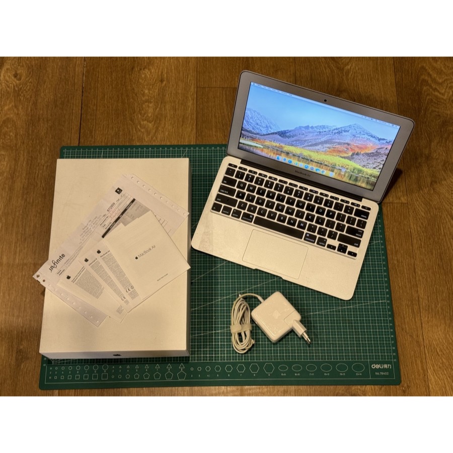 MacBook Air 11 inch Early 2015 128GB - Second