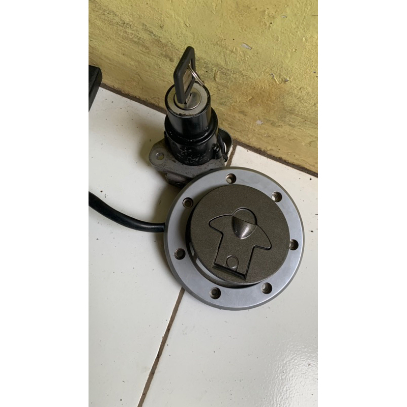 KUNCI KONTAK NINJA R RR SS ORIGINAL COPOTAN DAN TUTUP TANGKI NINJA R RR SS ORIGINAL