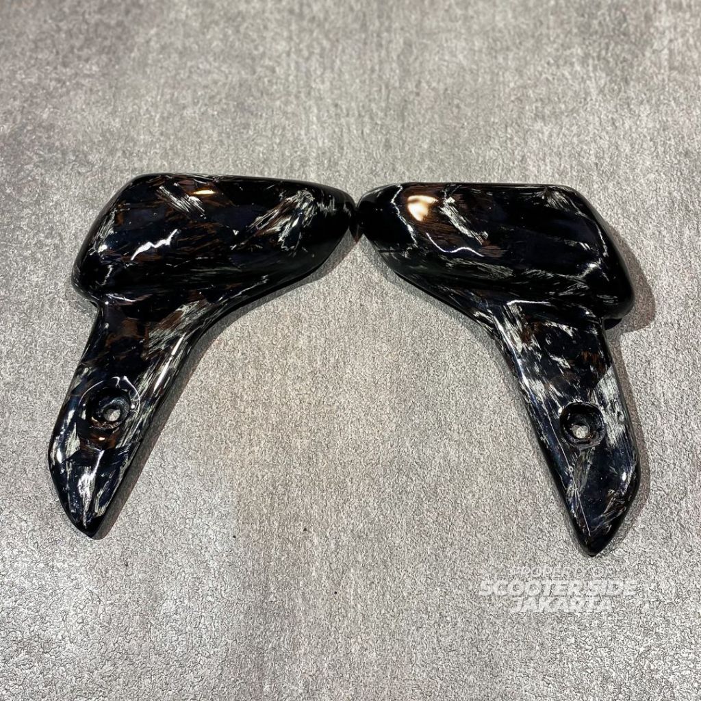 Footrest / Injakan kaki / Footstep carbon forged Ori Vespa Sprint Primavera