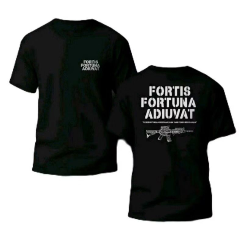 Kaos Keren Latin Fortis Fortuna Corak Putih – Desain Simpel tapi Berkelas, Cocok Buat Gaya Kasual