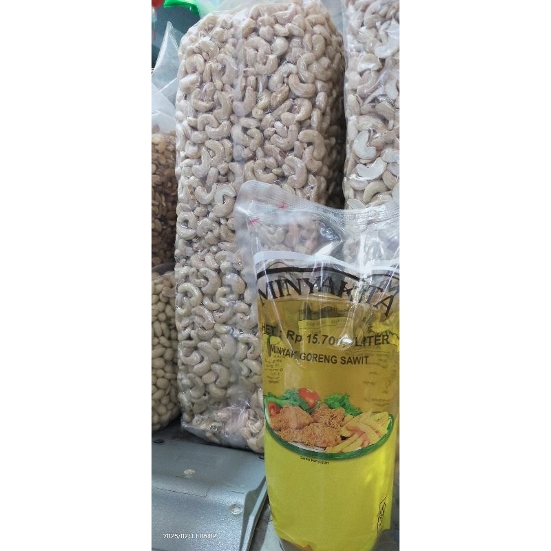 

kacang mede Kendari vacum 10kg kering 240