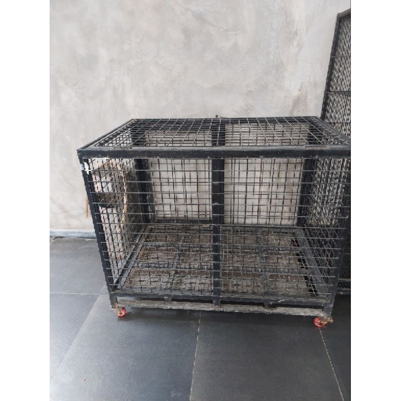 Kandang Anjing Besi Besar