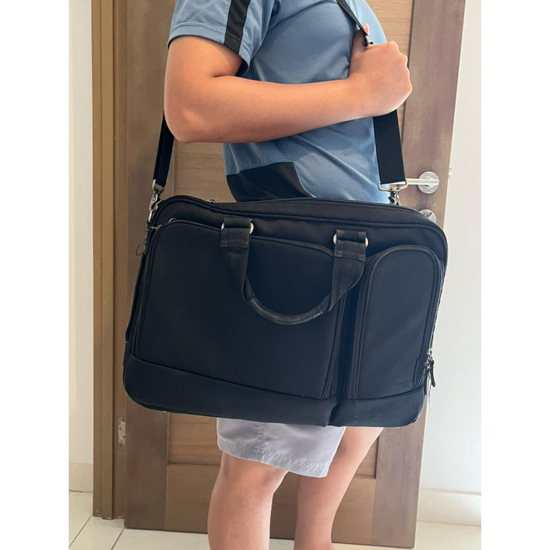 Tas Kerja Pria Briefcase Hitam (Bekas)