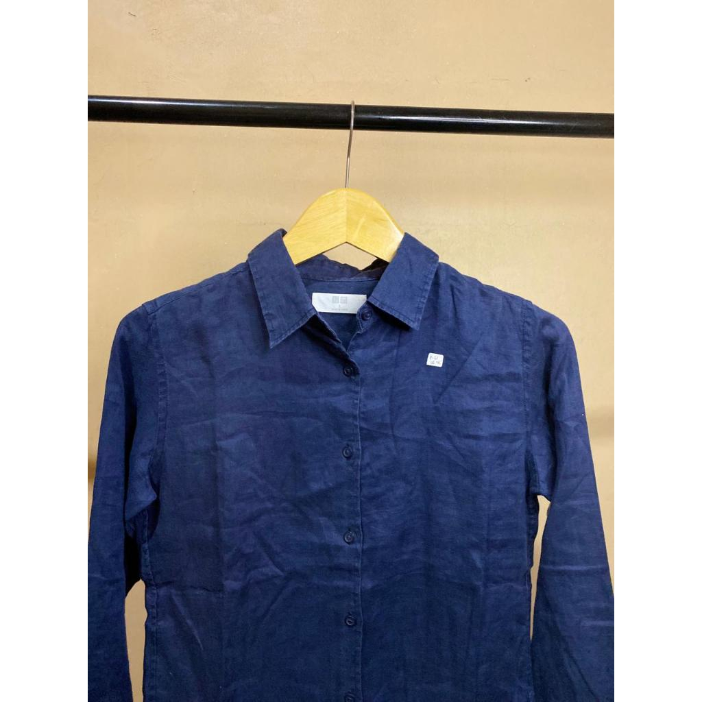Atasan Kemeja Navy Uniqlo Wanita