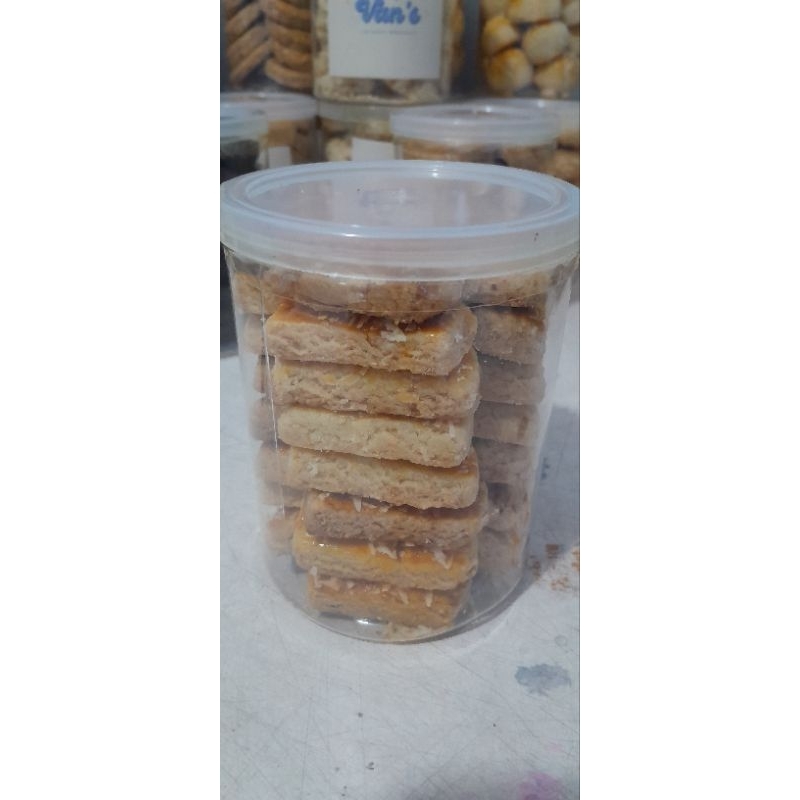 

Kue Kering Kastengel wisjman renyah , gurih , kemasan 600 ml