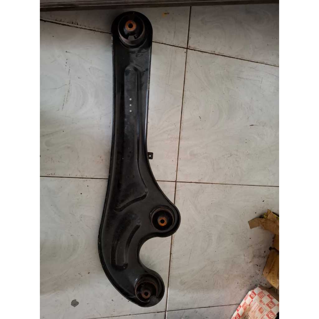 Lower Arm Belakang Assy Suzuki APV Arena PCS