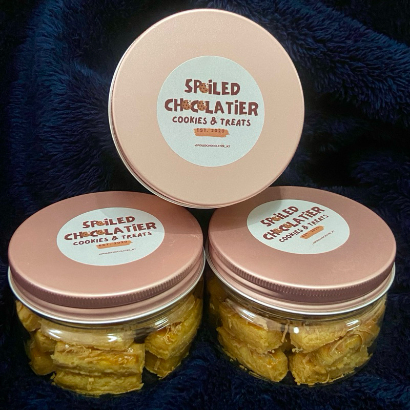 

Kastengel Keju / Cheese KAASSTENGELS