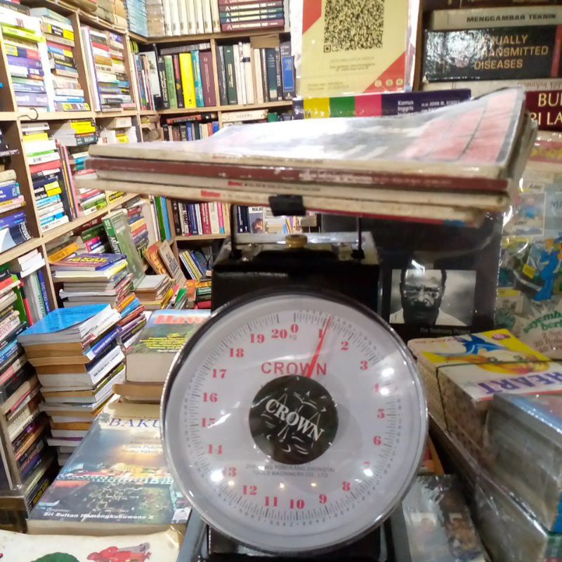 majalah misteri bekas 1 kilo 4 buku Rp 25.00 original