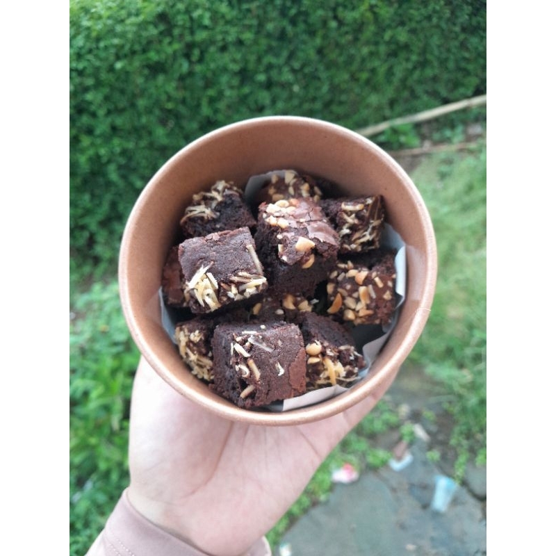 

Fudgy brownies bites