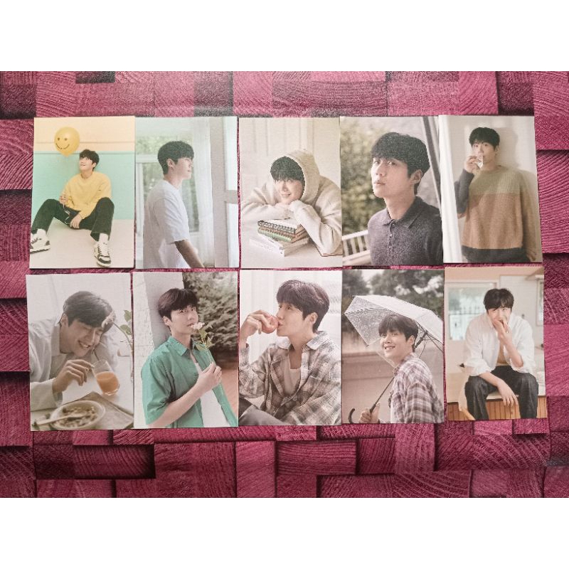 

Postcard Kim Seon Ho Seasons Greetings 2023