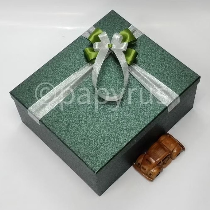 

PAPYRUS 30x35 Tinggi 15cm Kotak Kado Gift Box V2