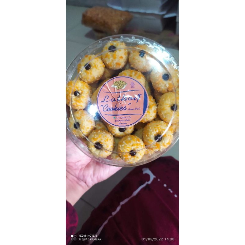 

KUE KERING HOME MADE by LATHOIF COOKIES